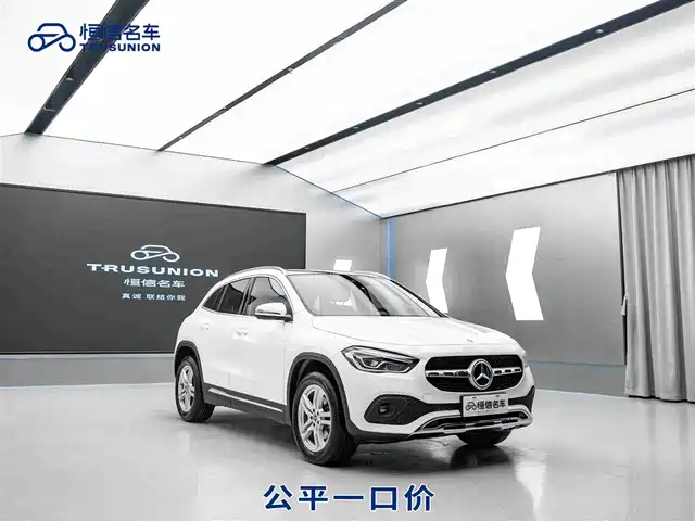 MERCEDES-BENZ GLA