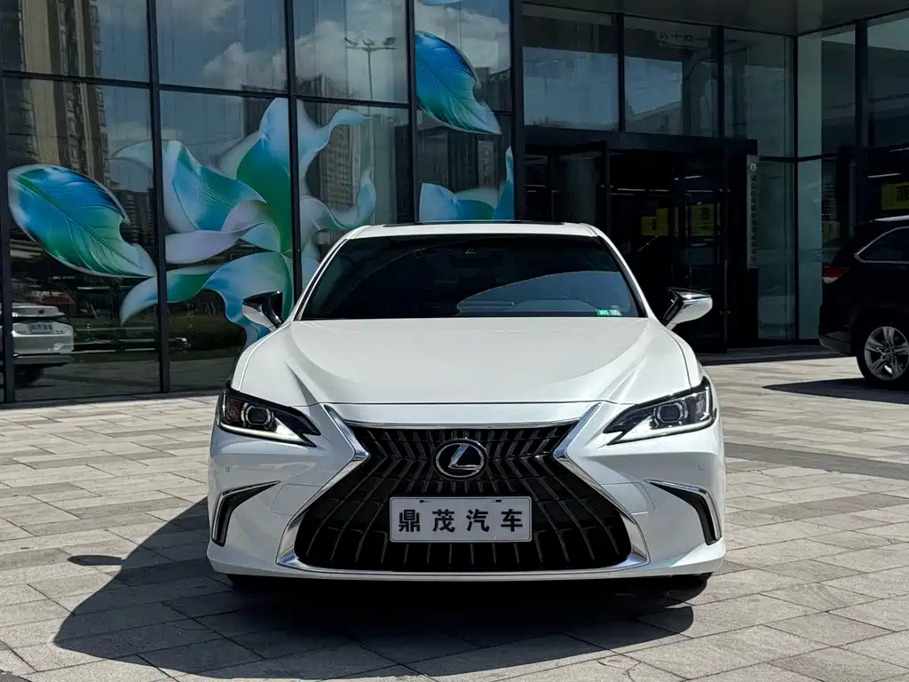 Lexus ES — миниатюра 2