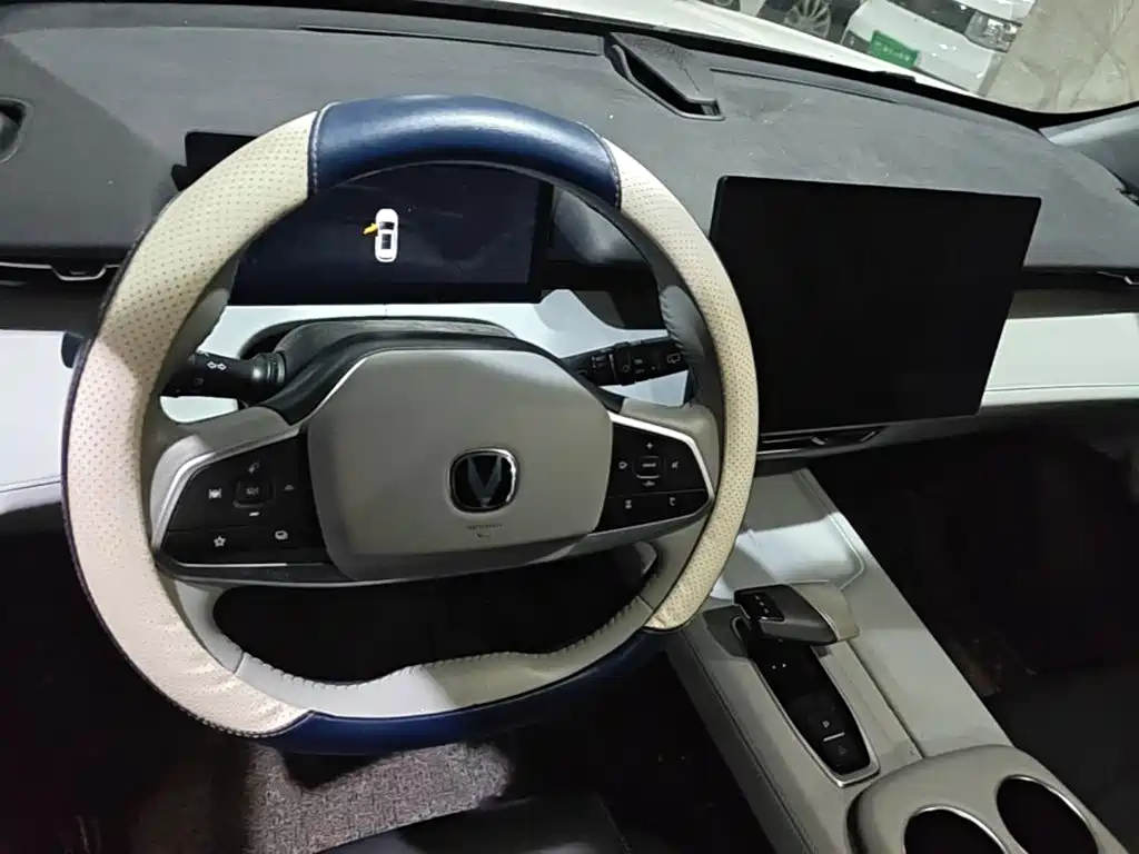 Changan UNI-Z New Energy — миниатюра 11