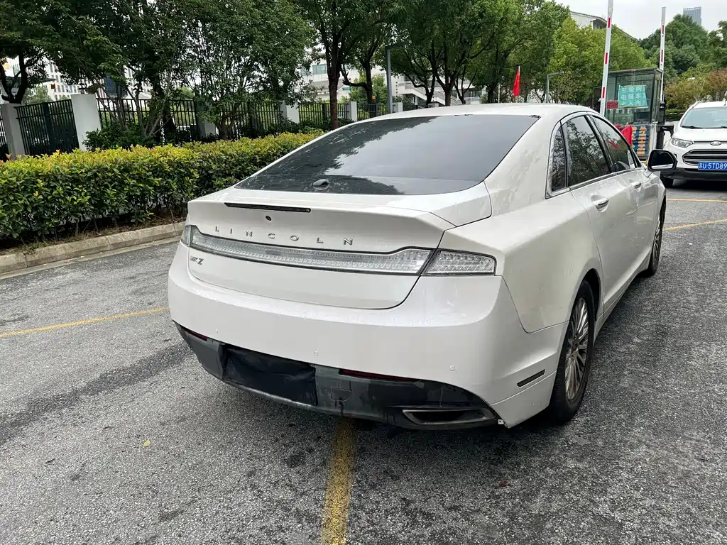 Lincoln MKZ — миниатюра 7