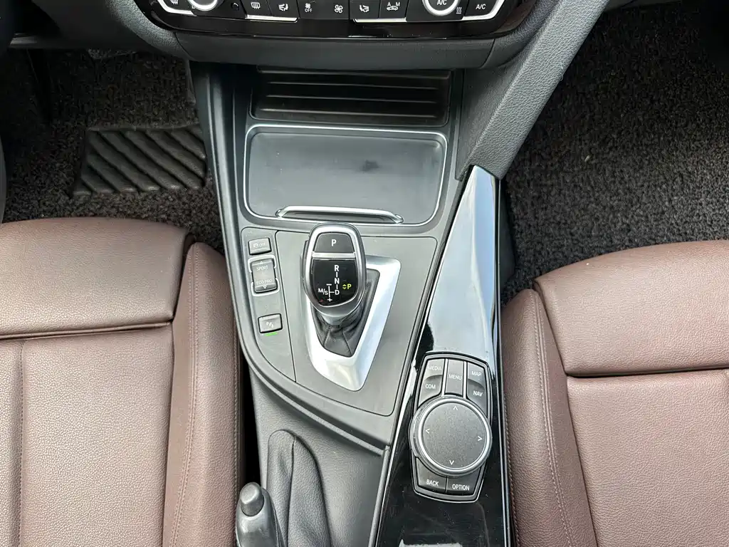 BMW 3 Series — миниатюра 10