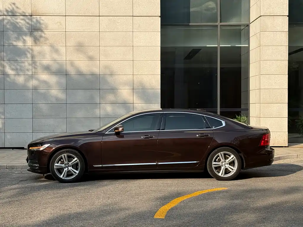 Volvo S90 — миниатюра 4
