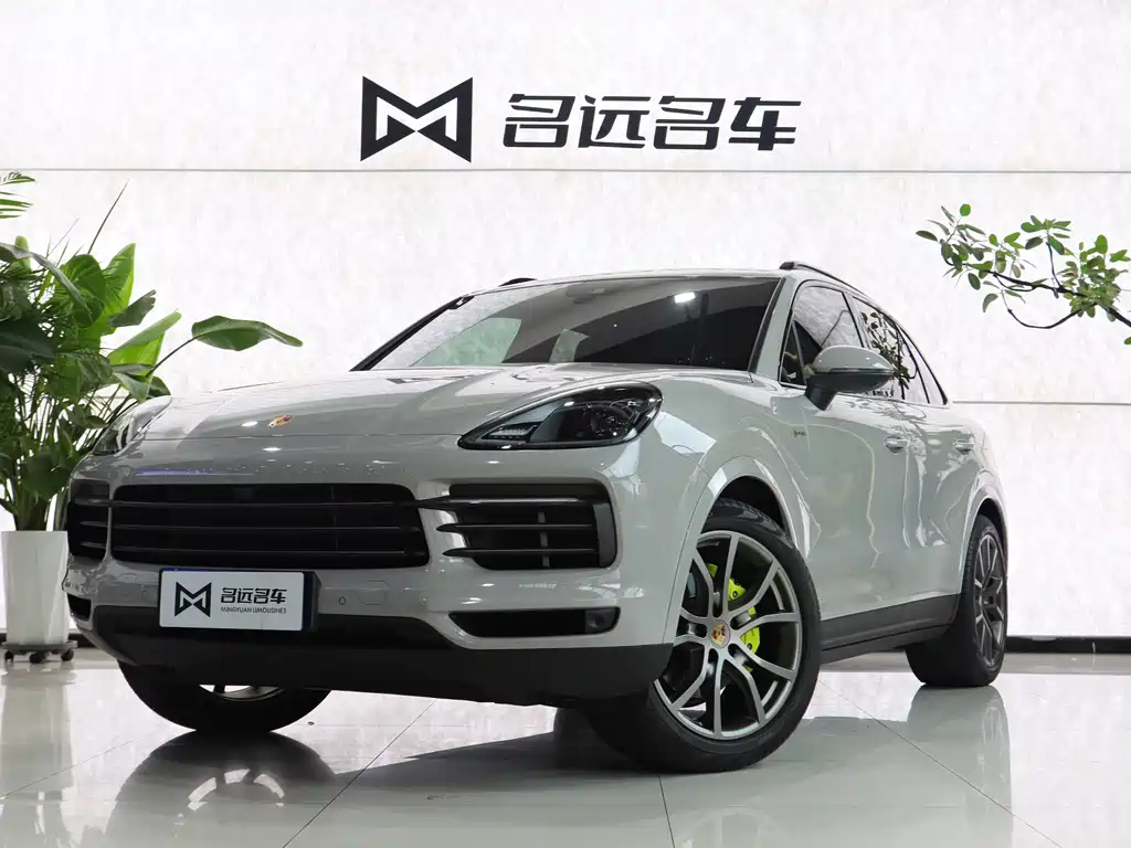 Porsche Cayenne Hybrid 2022