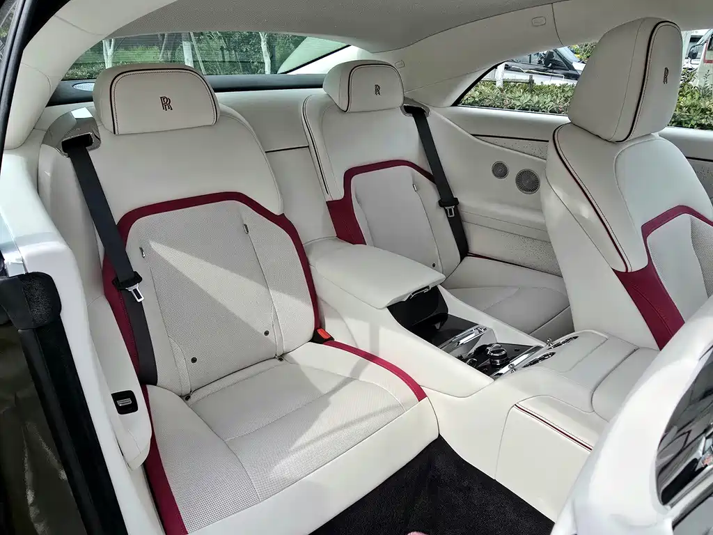 Rolls-Royce Phantom — миниатюра 13