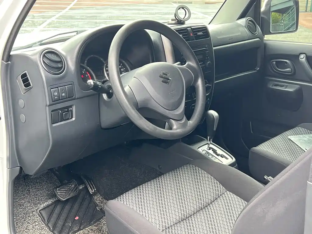 Suzuki Jimny — миниатюра 10