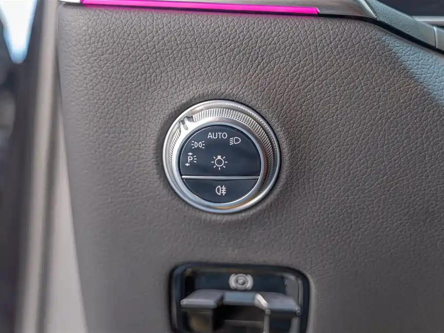 Mercedes-Benz GLC 2023 GLC 300 L 4MATIC 5 мест