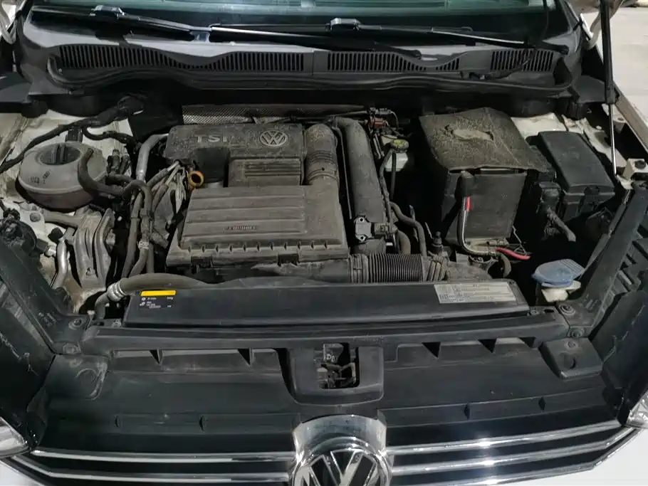 VOLKSWAGEN GOLF*JIAYU