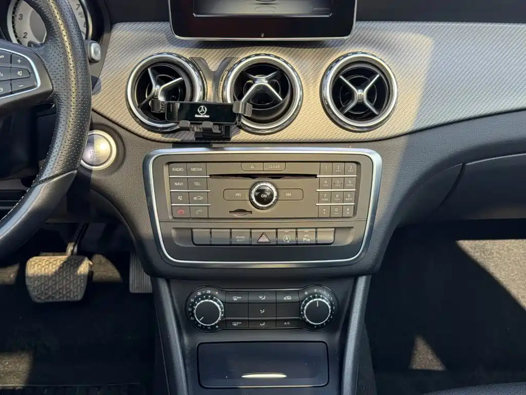 Mercedes-Benz GLA — миниатюра 21