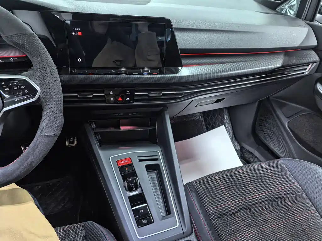 Volkswagen Golf GTI — миниатюра 15