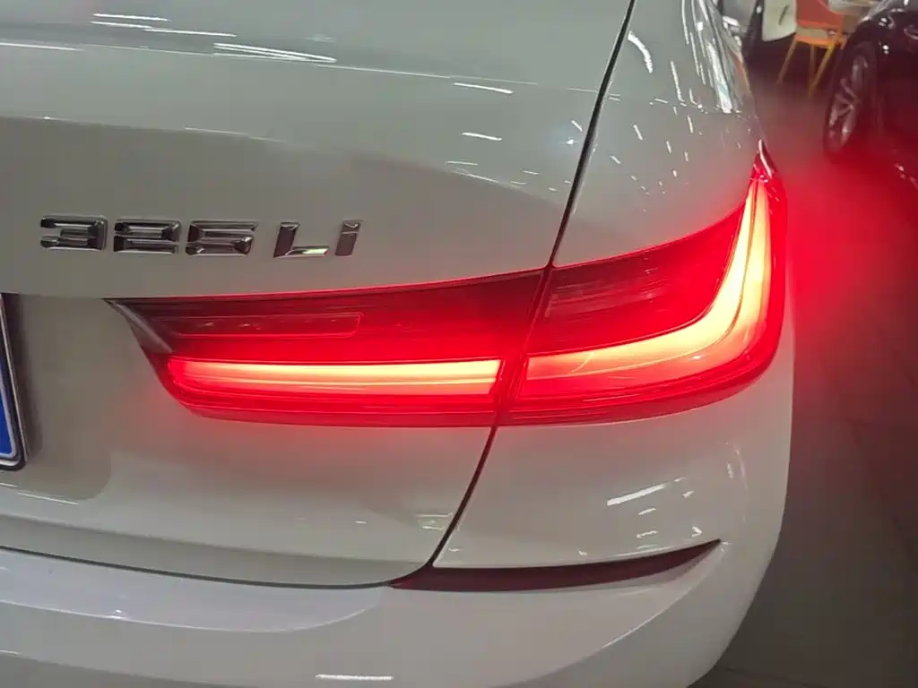 BMW 3 Series — миниатюра 8