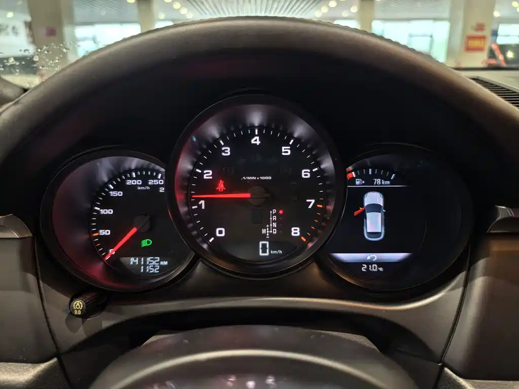 Porsche Macan — миниатюра 6