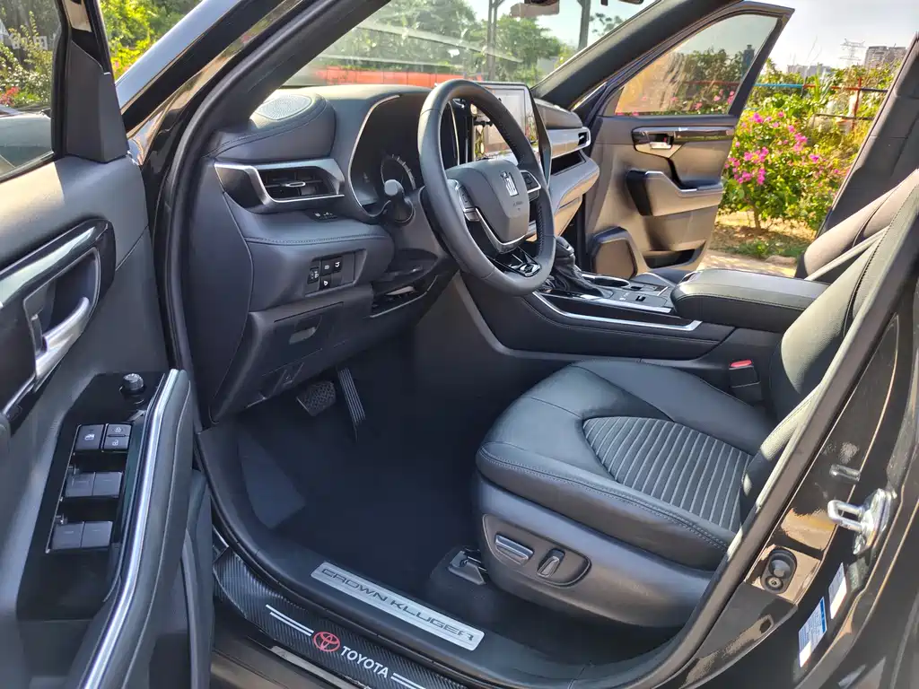 Toyota Crown Kluger 2023 2.5L HEV Luxury