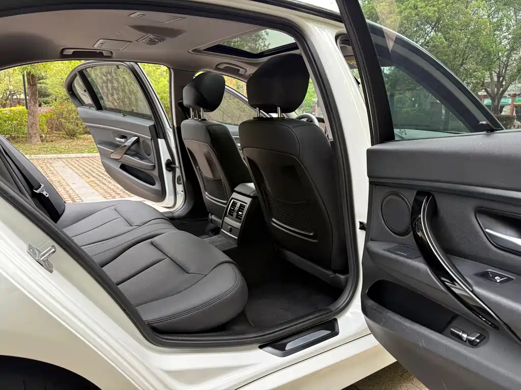 BMW 3 Series — миниатюра 9