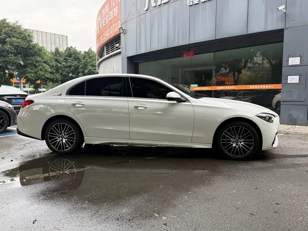 Mercedes-Benz C-Class — миниатюра 3