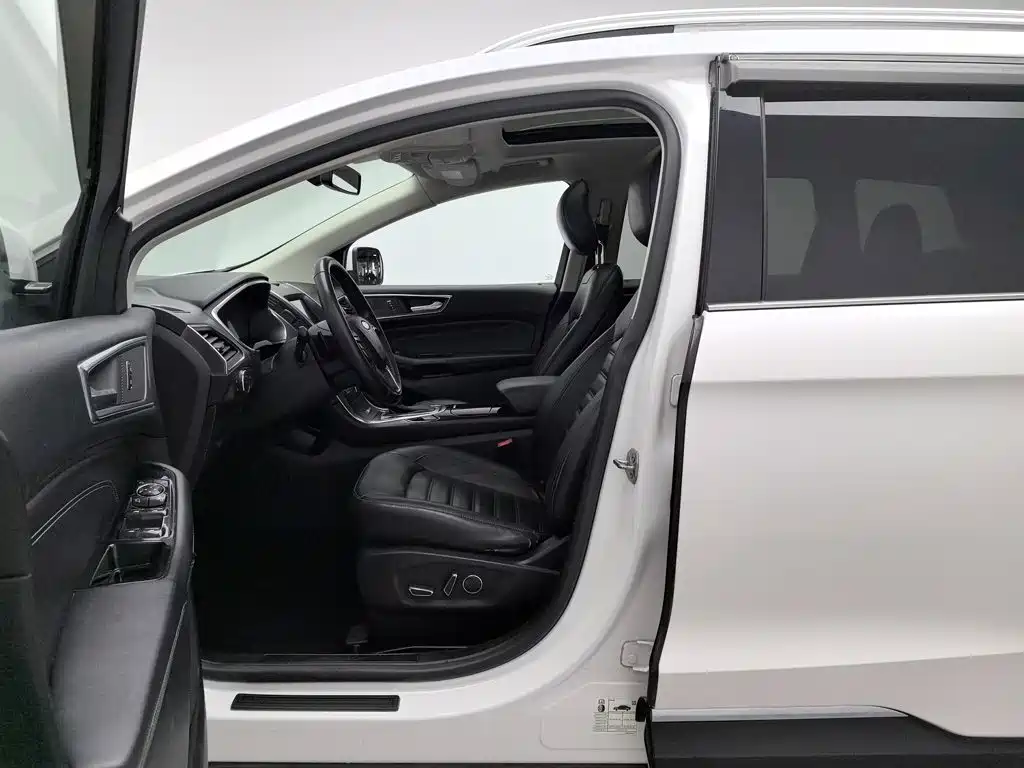 Ford Edge — миниатюра 10