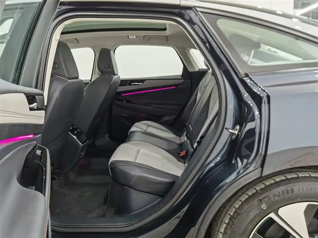 VOLKSWAGEN ID.7 VIZZION