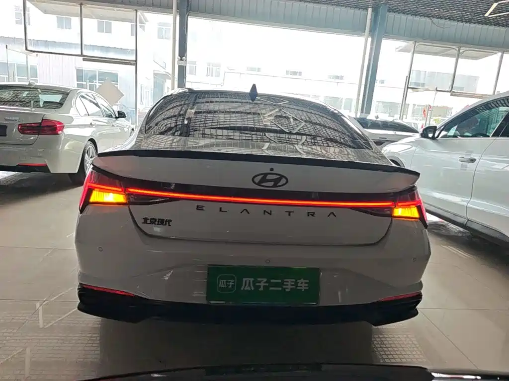 Hyundai Elantra — миниатюра 6