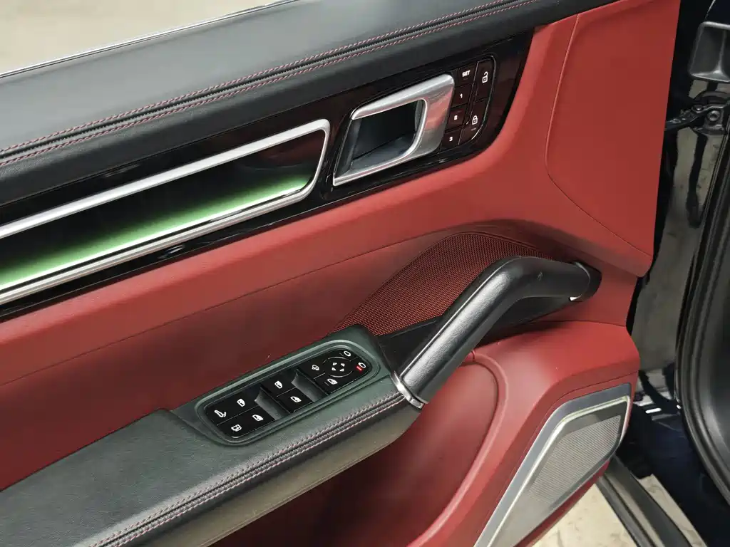 PORSCHE CAYENNE NEW ENERGY