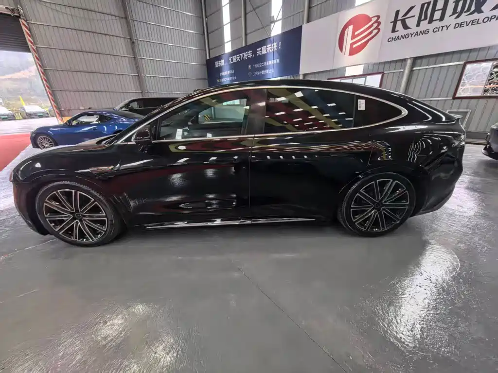 AITO WISDOM WORLD R7