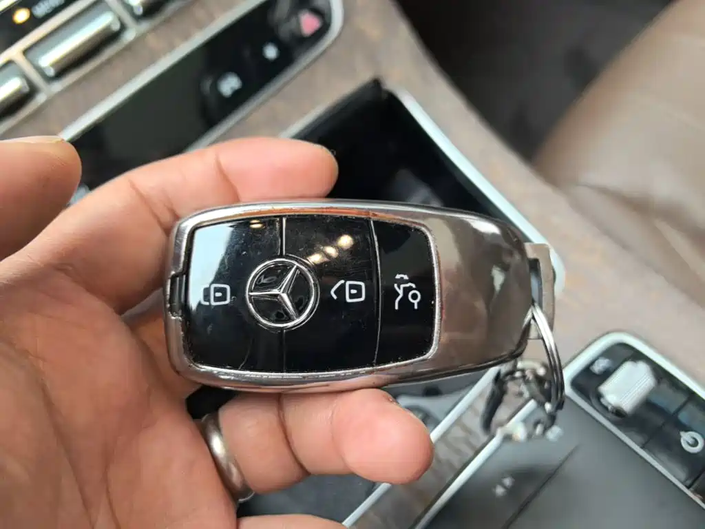 Mercedes-Benz E-Class — миниатюра 9