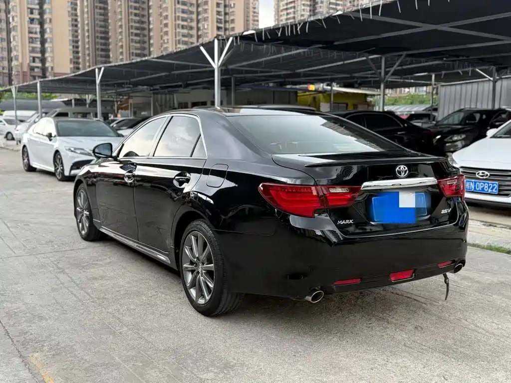 Toyota Reiz — миниатюра 7