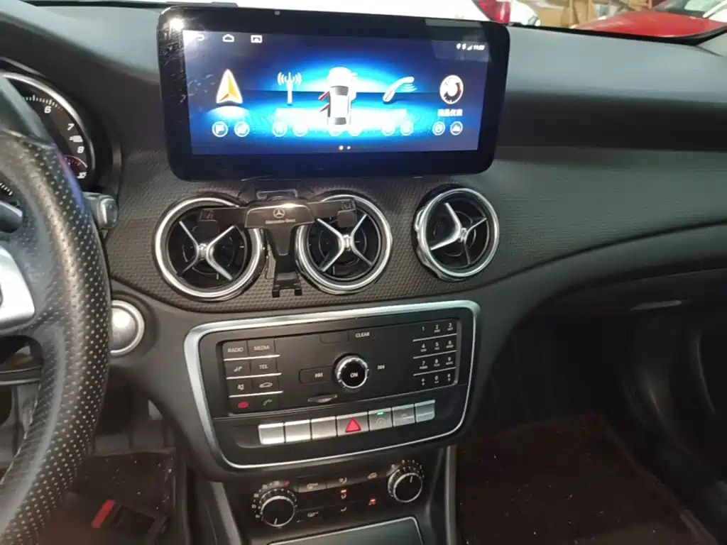Mercedes-Benz GLA — миниатюра 13
