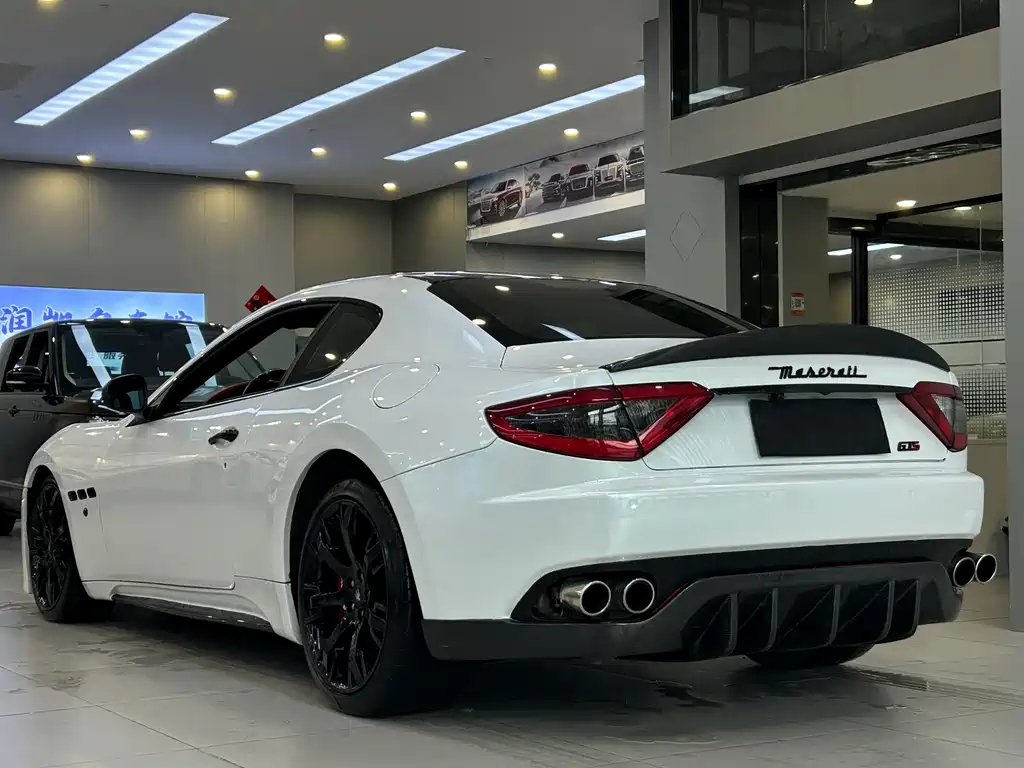 Maserati GranTurismo — миниатюра 5