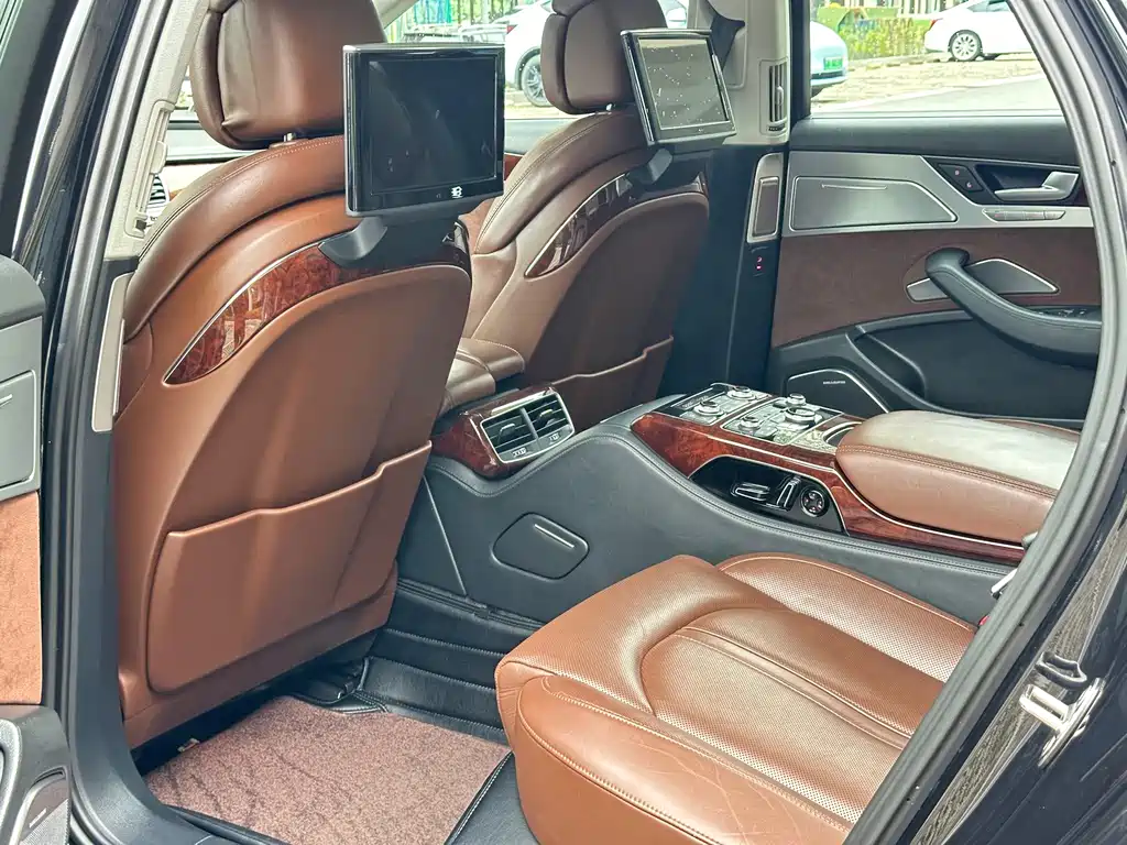 Audi A8 — миниатюра 14