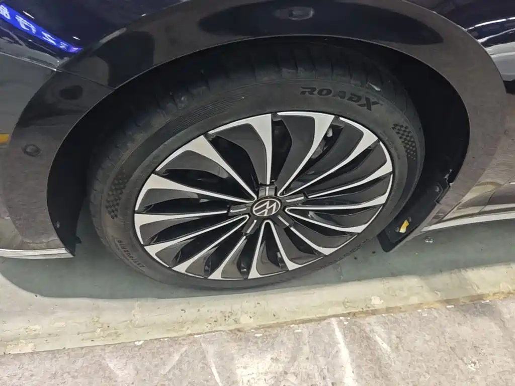 Volkswagen Phideon — миниатюра 23