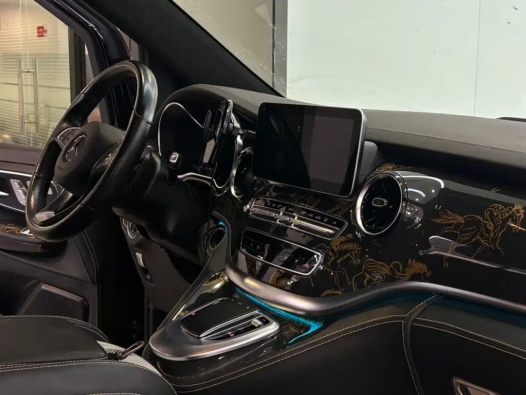 Mercedes-Benz V-Class — миниатюра 10