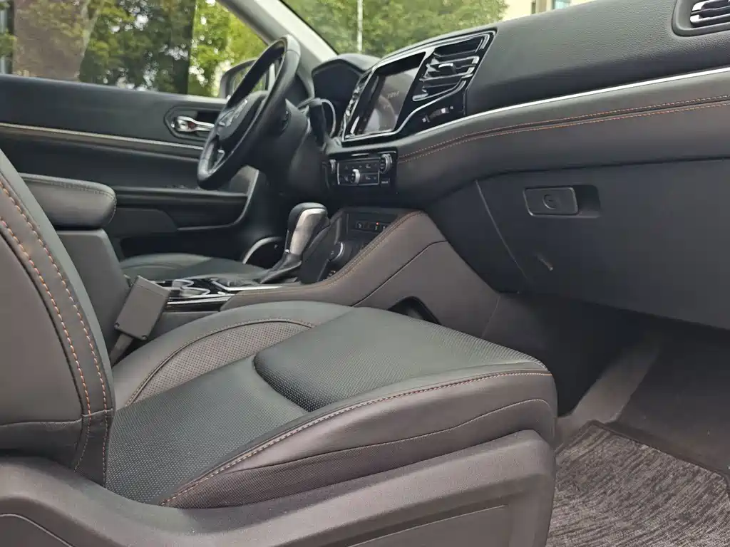 Jeep Grand Commander — миниатюра 11