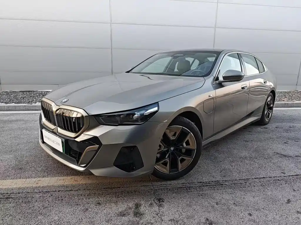 BMW I5