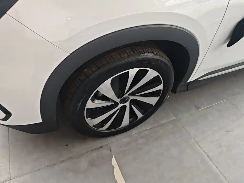 BYD PLUS New Energy — миниатюра 23