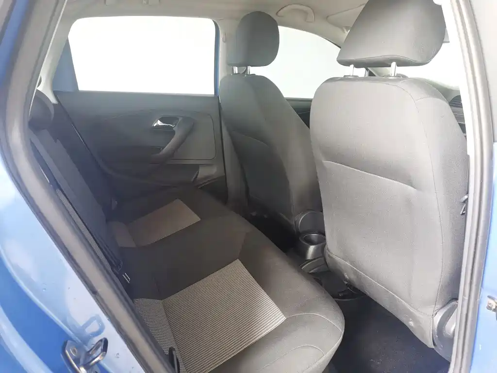 Volkswagen Polo — миниатюра 12