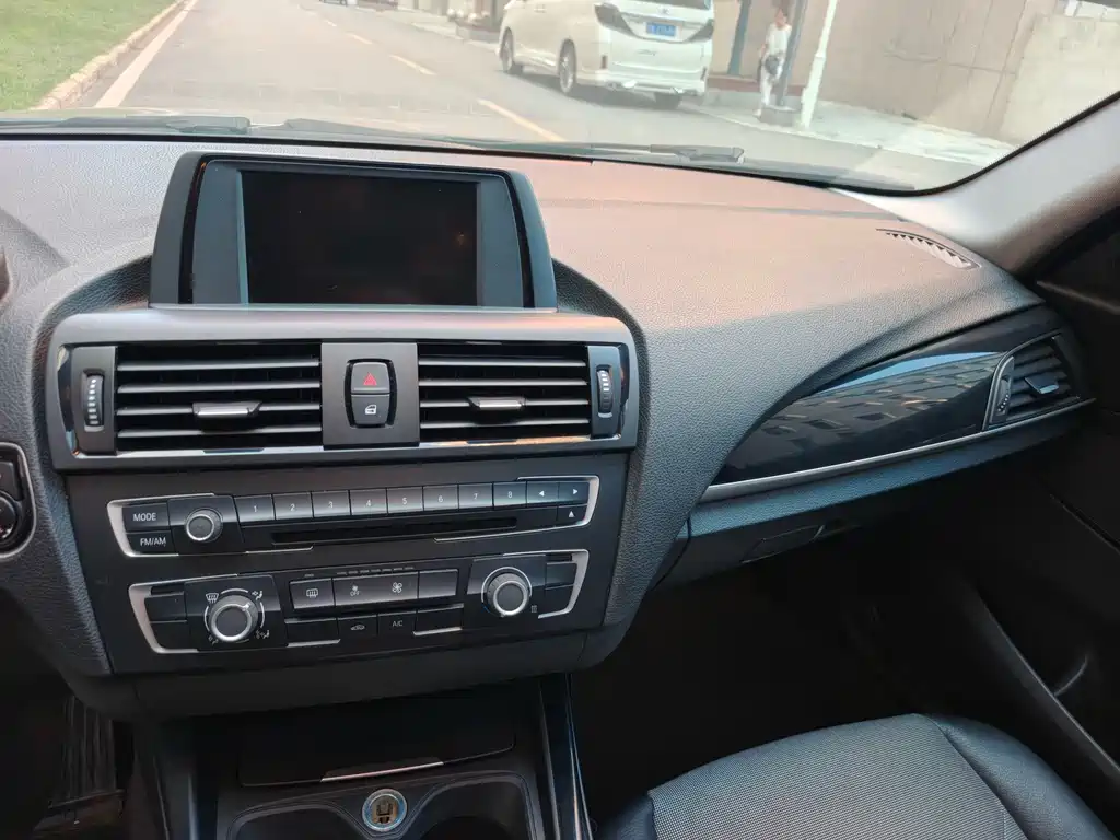 BMW 1 Series (Import) — миниатюра 13