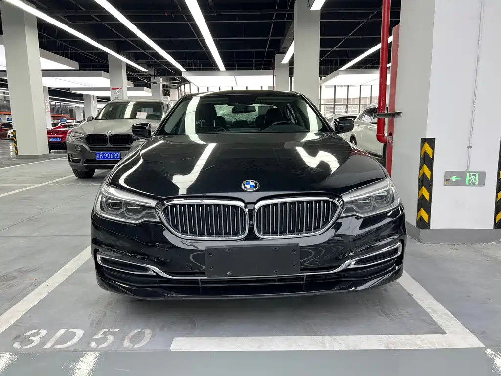 BMW 5 Series — миниатюра 2
