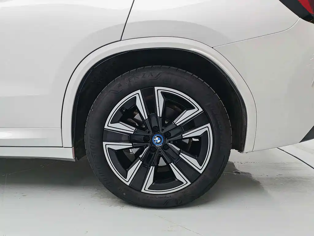 BMW iX3 — миниатюра 20