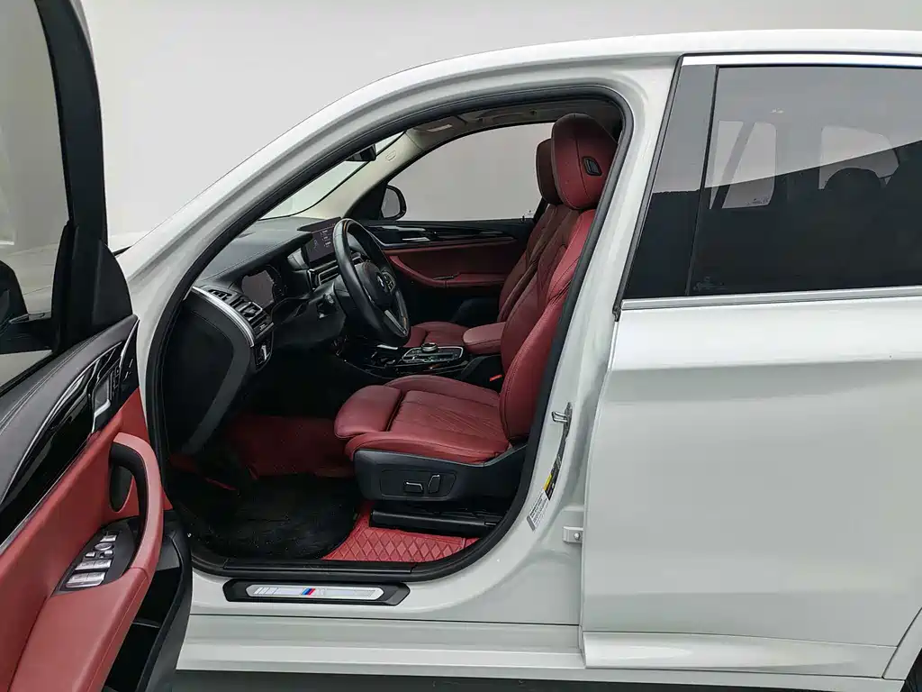 BMW iX3 — миниатюра 9