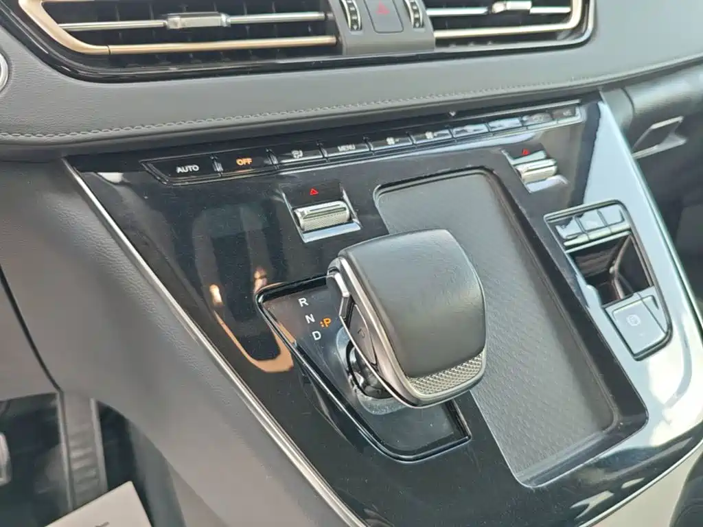 Hongqi Hongqi HQ9 PHEV — миниатюра 14