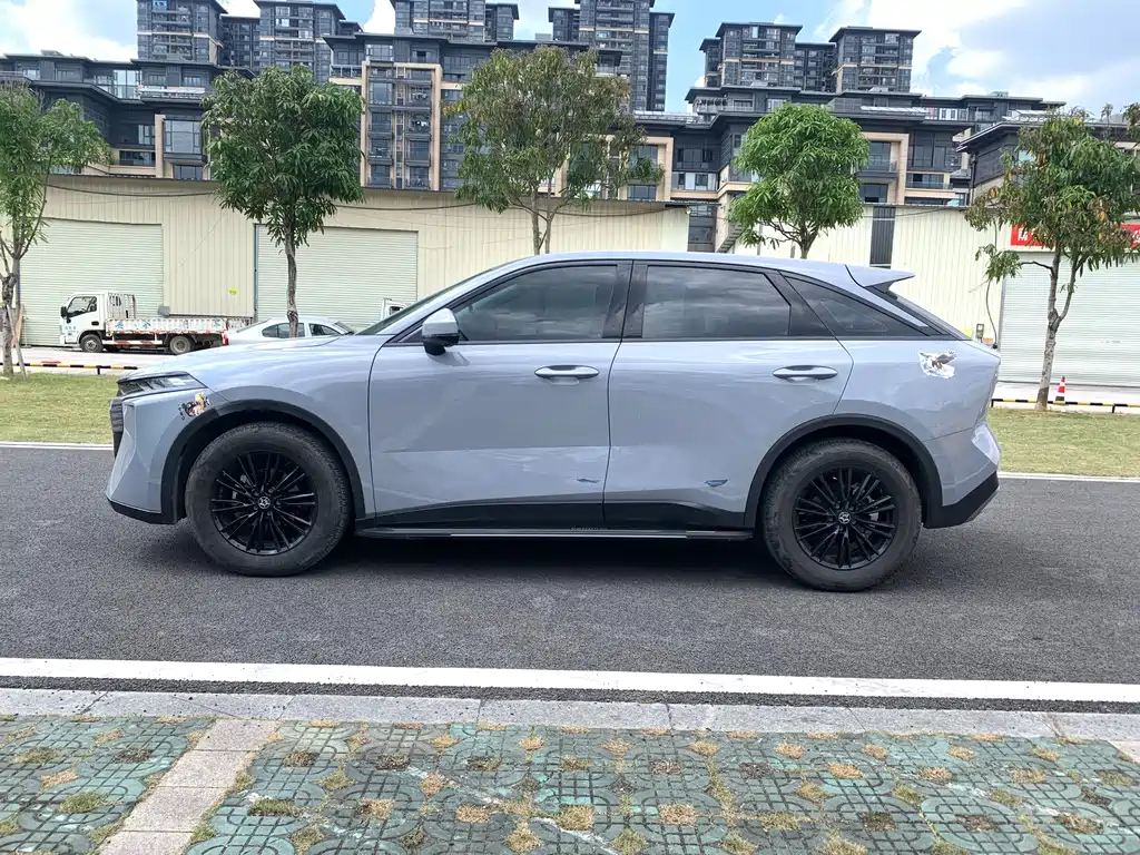 Venucia V 2022 260T