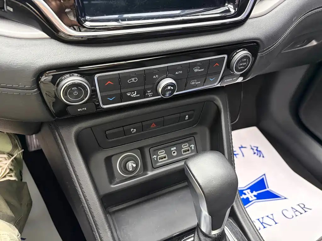 Jeep Commander — миниатюра 11