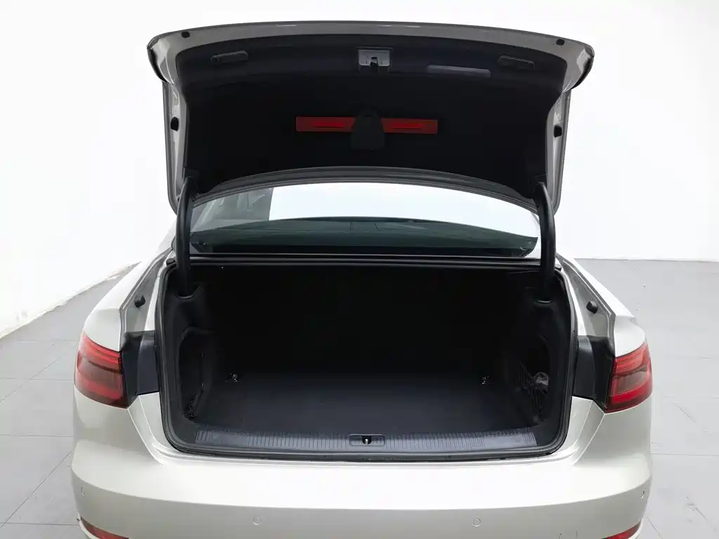 Audi A4L — миниатюра 16