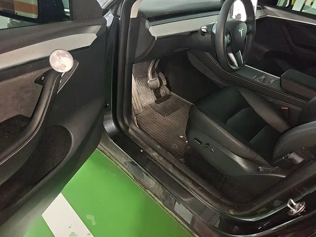 Tesla Model Y 2024 — фото 17