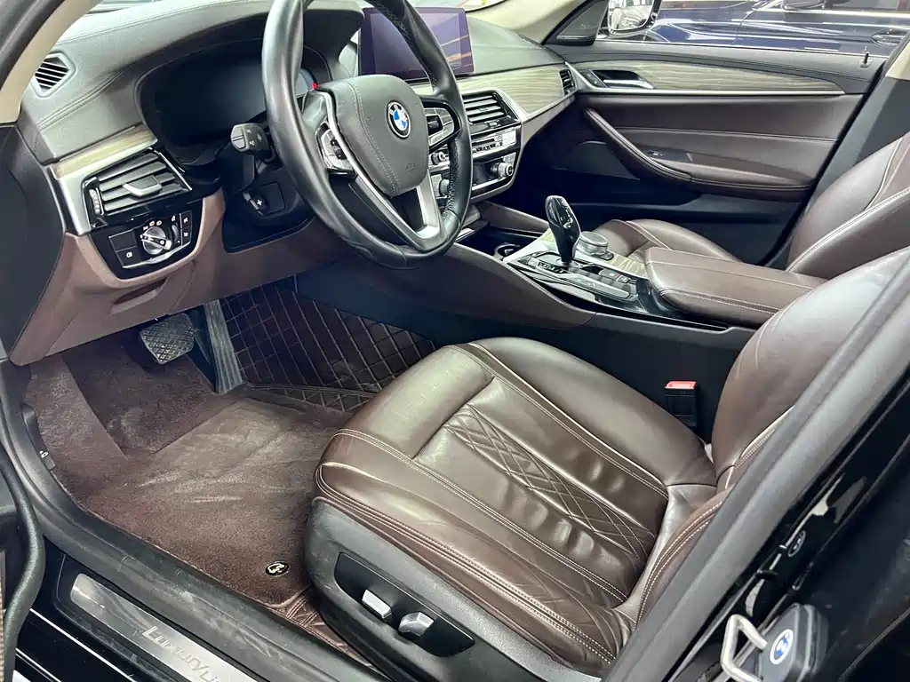 BMW 5 Series — миниатюра 6