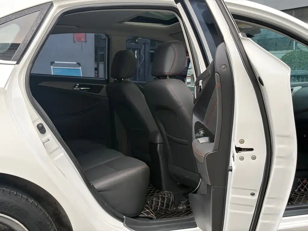 Changan Eado — миниатюра 9