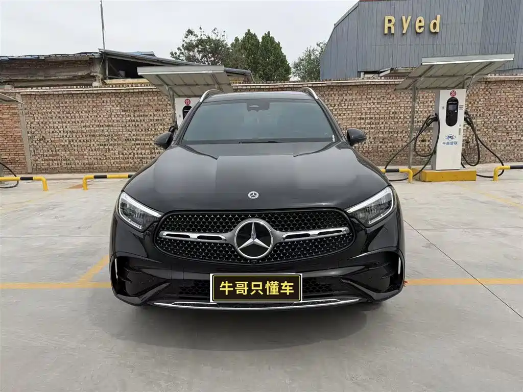 Mercedes-Benz GLC 2025