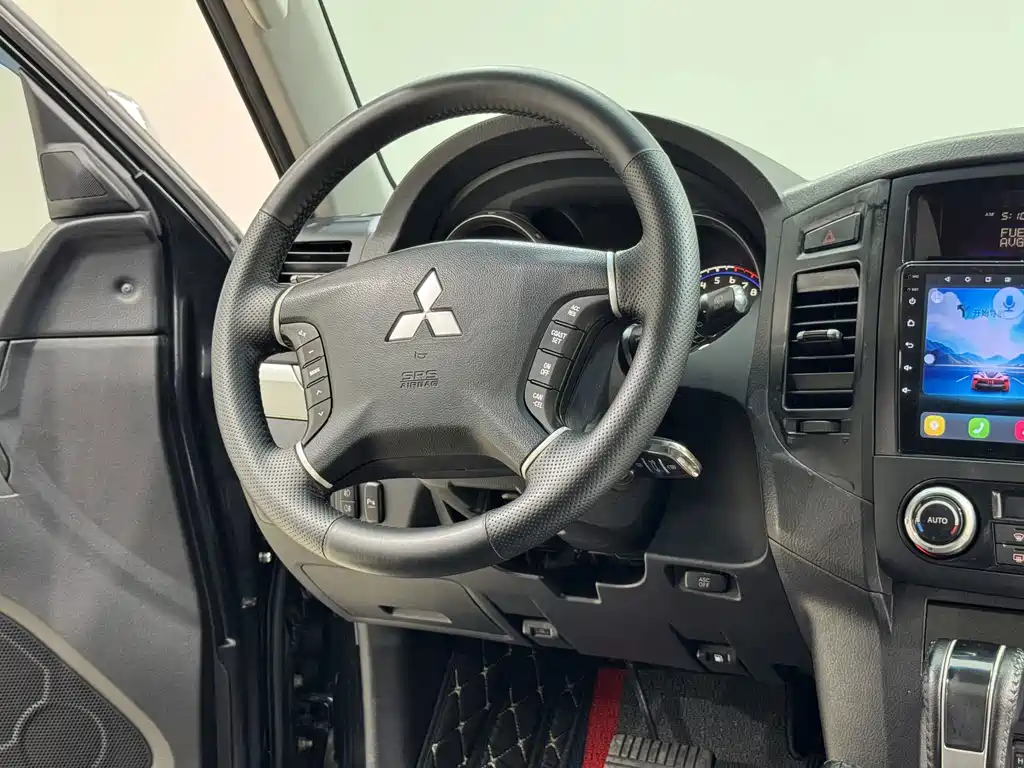 Mitsubishi Pajero (Import) — миниатюра 27