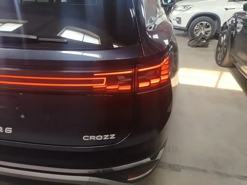 Volkswagen ID.6 Crozz — миниатюра 8