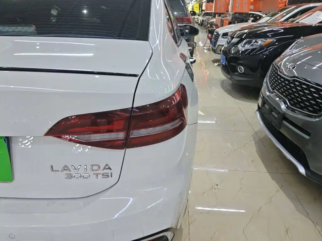 Volkswagen Lavida — миниатюра 8