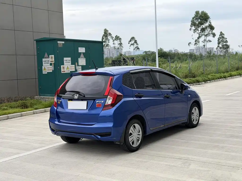 Honda Fit — миниатюра 9